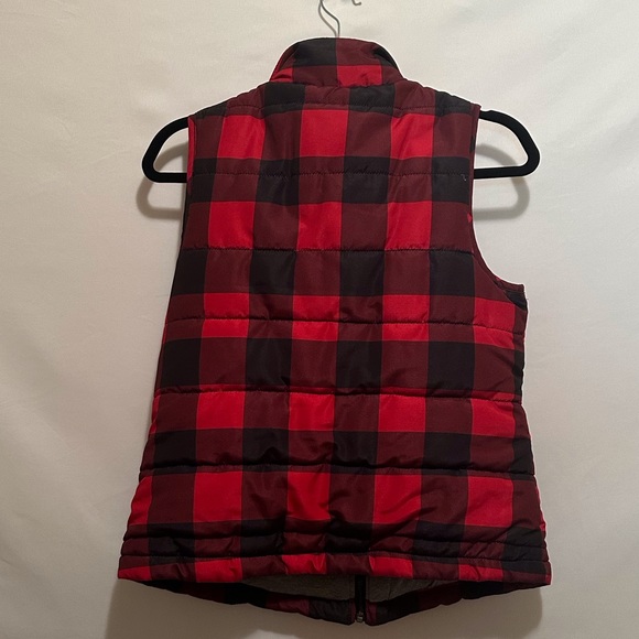 Natural Reflections Women’s Red/Black Checkered Puffer vest Size S/P - Picture 2 of 9